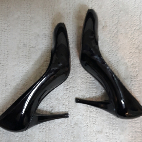 Stuart Weitzman Shoes - Picture 6 of 8